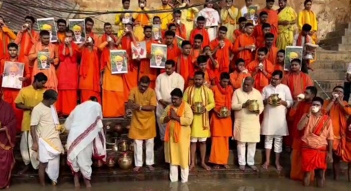 up-pm-modi-ganga-batuk-