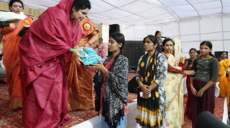 sanitary-pad-distribution-ceremony-held