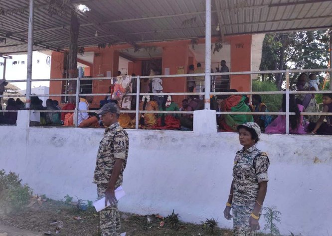 devotees-flock-bhadrakali-temple