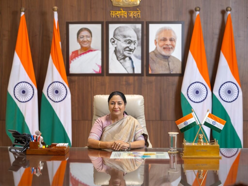 cm-rekha-gupta-jhandewalan-temple-first-day-navrat