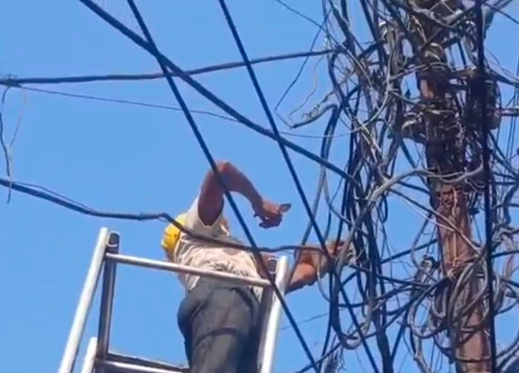 electricity-outsource-death-mp