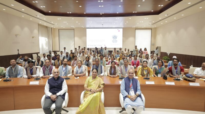 cm-interacting-tamil-nadu-delegation
