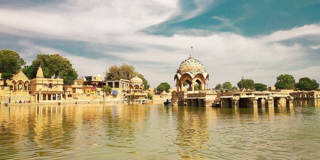 gadisar-lake-cleanup