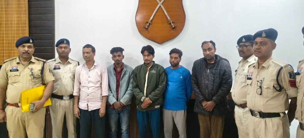 police-arrsted-in-pds-shop