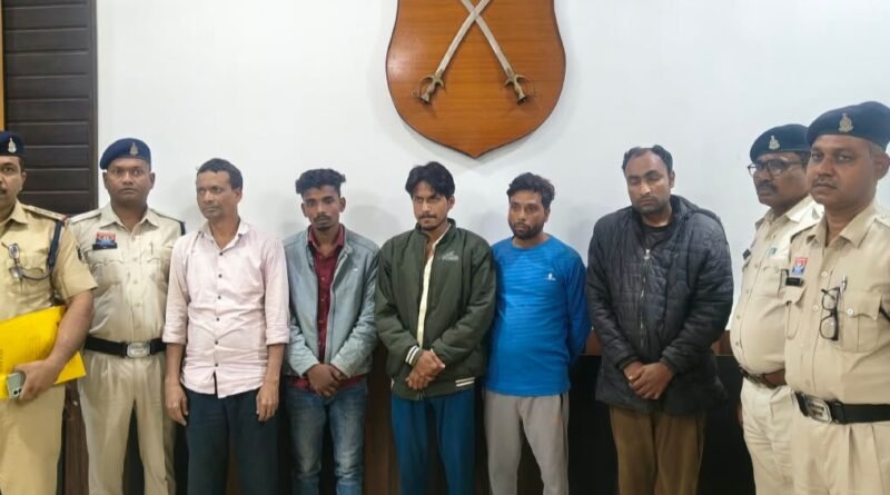 police-arrsted-in-pds-shop