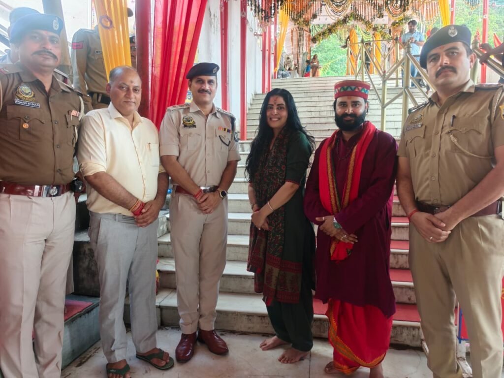 kangra-dig-visit-temples